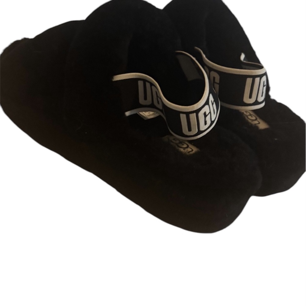 UGG Woman's Black Fluff Yeah Slides